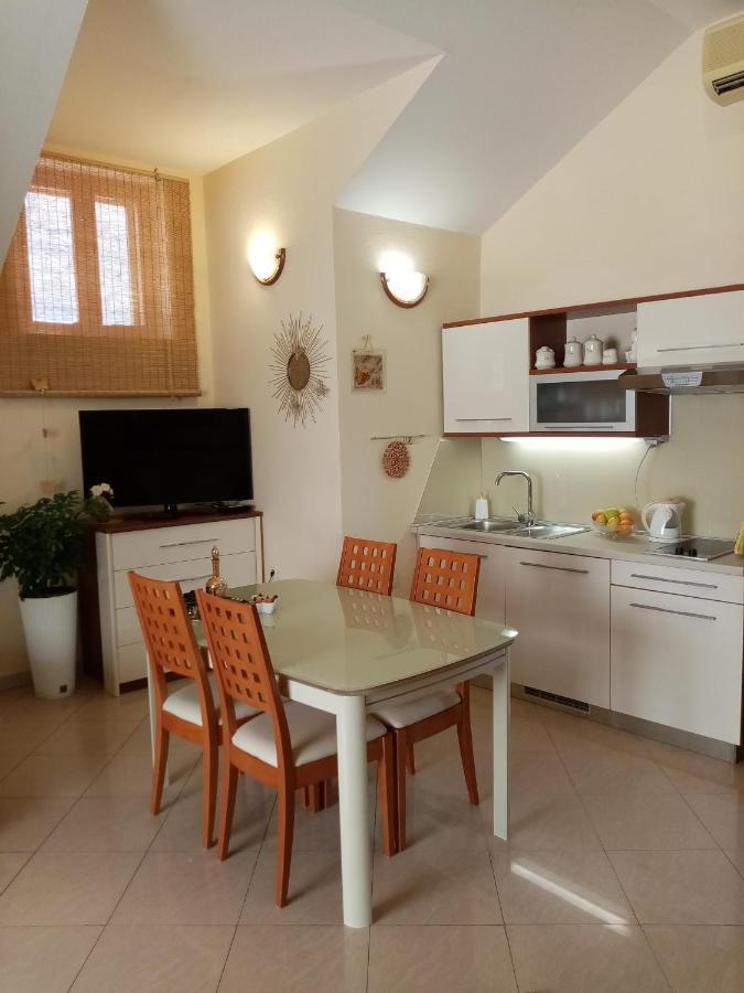 Apartments & Rooms Trogir Stars Free Parking מראה חיצוני תמונה