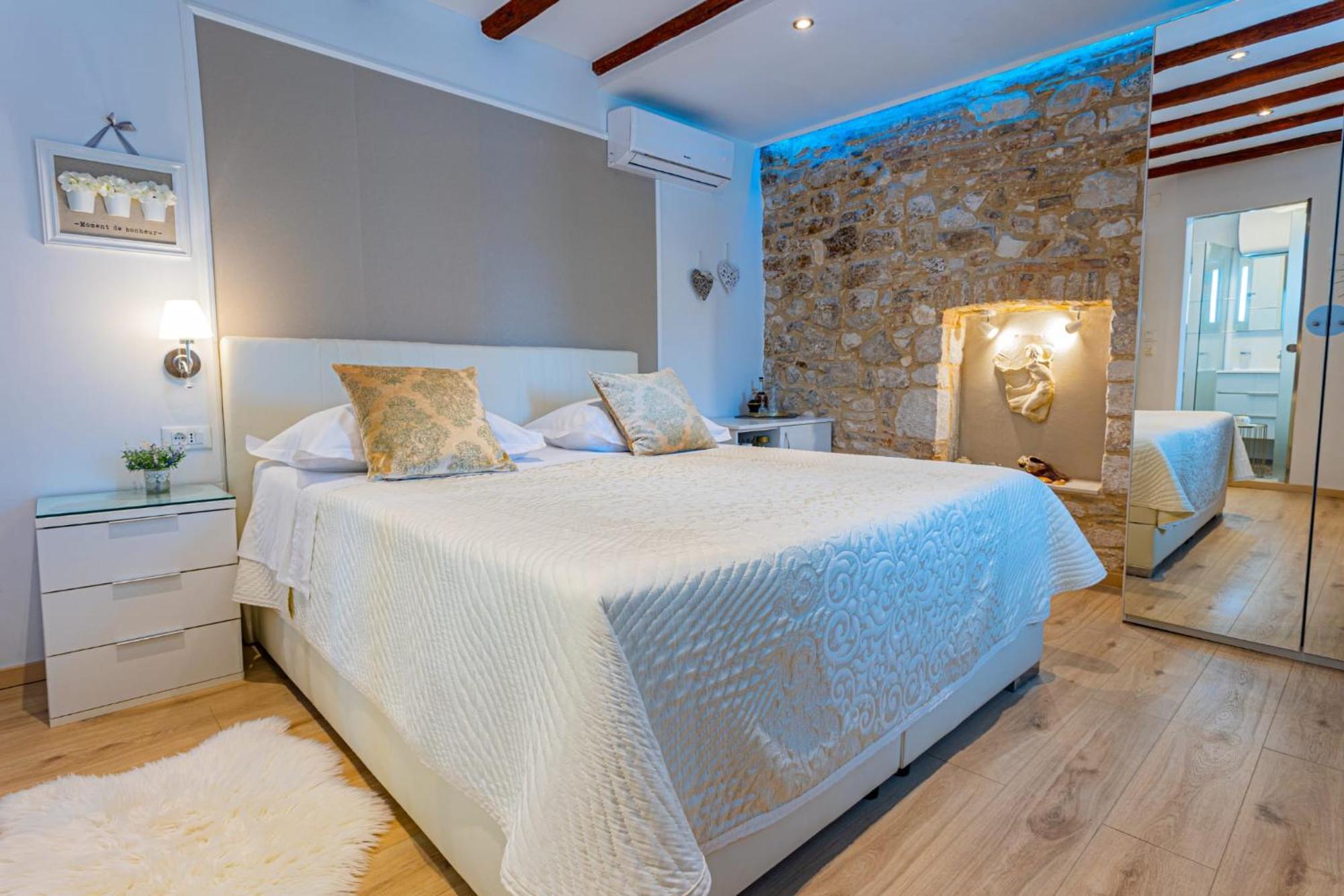 Apartments & Rooms Trogir Stars Free Parking מראה חיצוני תמונה