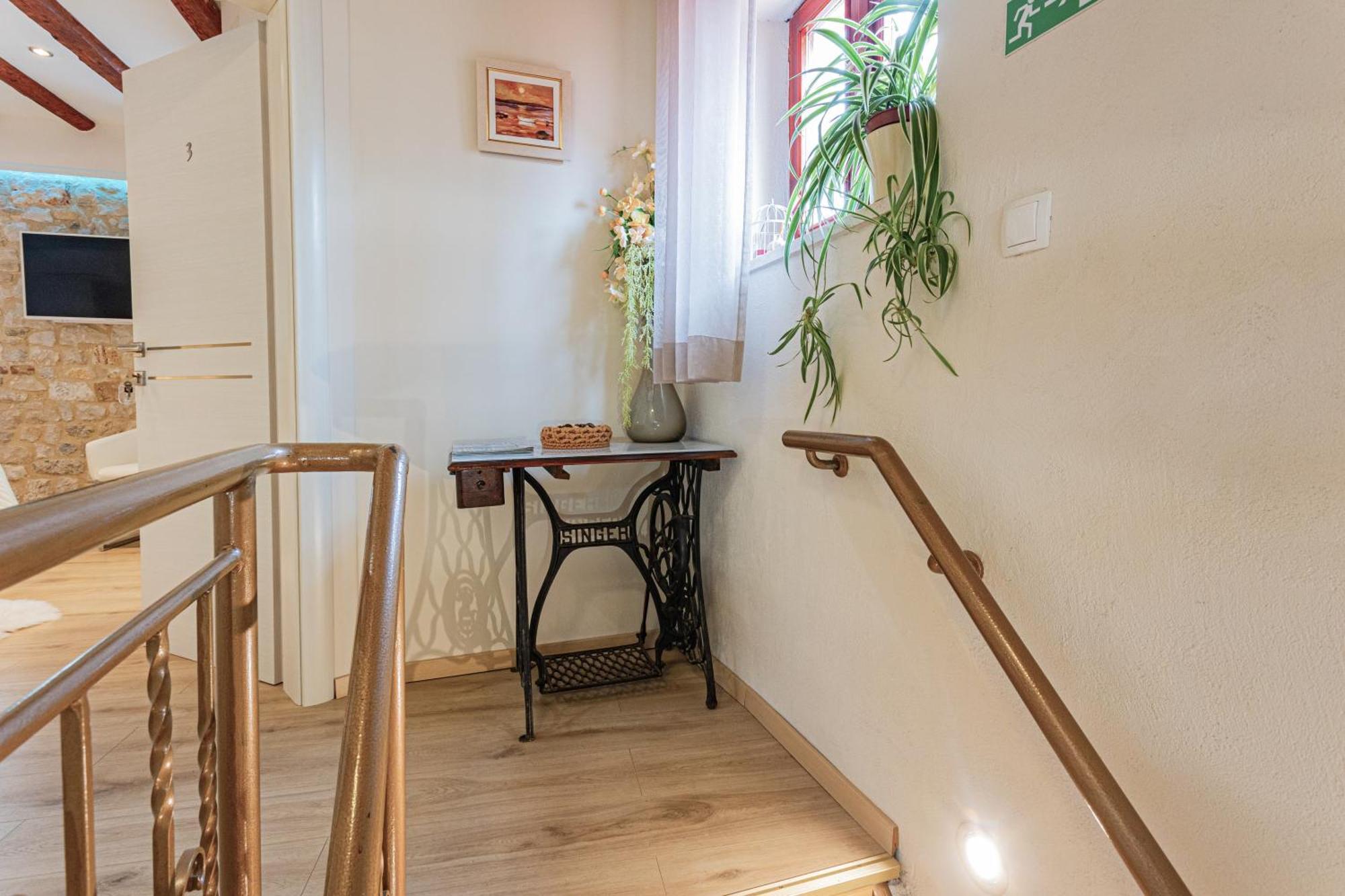 Apartments & Rooms Trogir Stars Free Parking מראה חיצוני תמונה